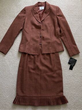 NWT Vintage Two-Piece Skirt Suit